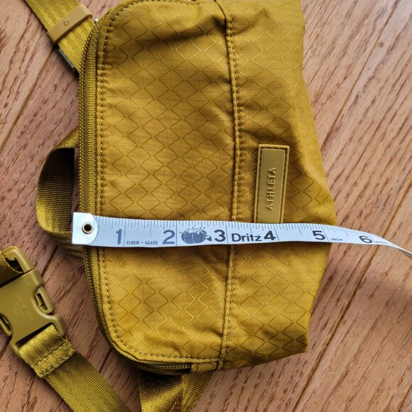 Athleta Excursion Crossbody Belt Bag Gold - Palo Verde - Picture 11 of 14